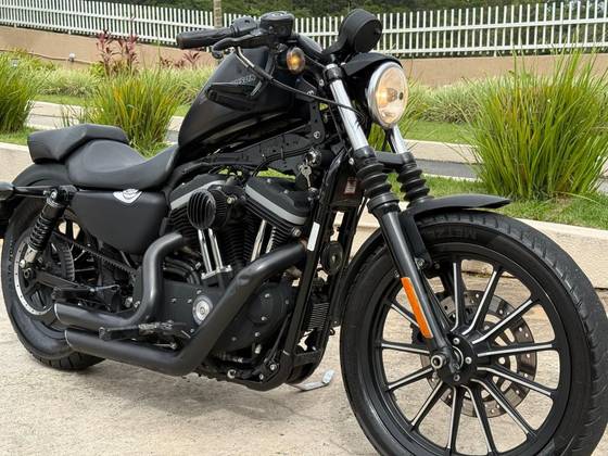 HARLEY-DAVIDSON SPORTSTER XL 883N IRON 